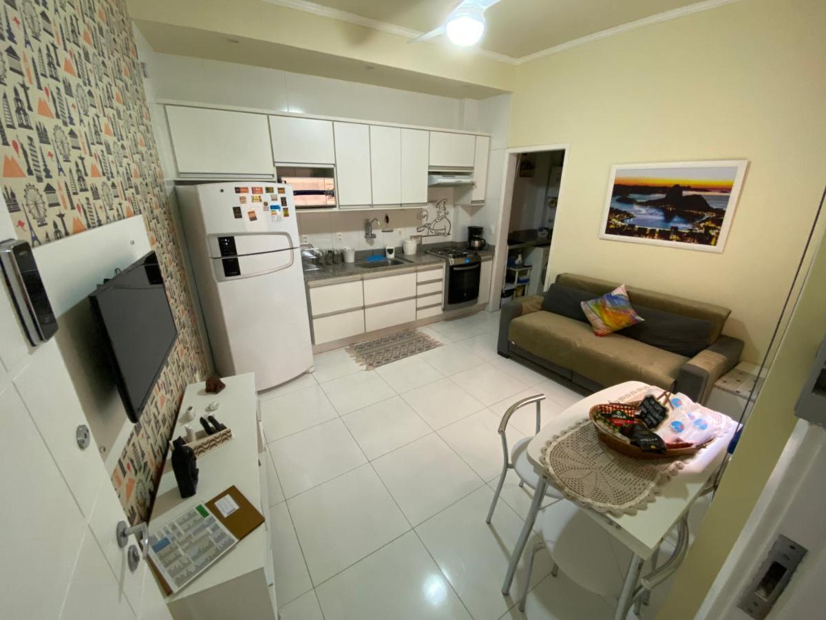 Copa Beach Home - Copacabana Posto 4 Quadra Da Praia Ріо-де-Жанейро Екстер'єр фото