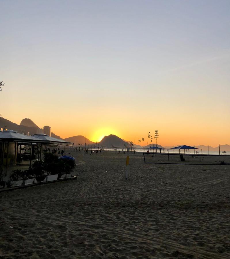 Copa Beach Home - Copacabana Posto 4 Quadra Da Praia Ріо-де-Жанейро Екстер'єр фото