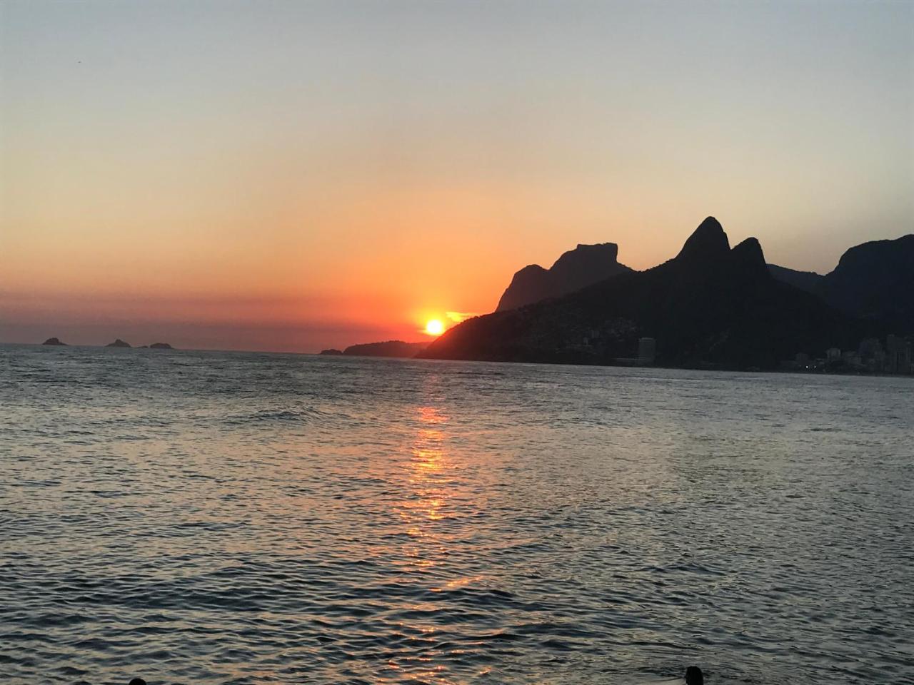 Copa Beach Home - Copacabana Posto 4 Quadra Da Praia Ріо-де-Жанейро Екстер'єр фото