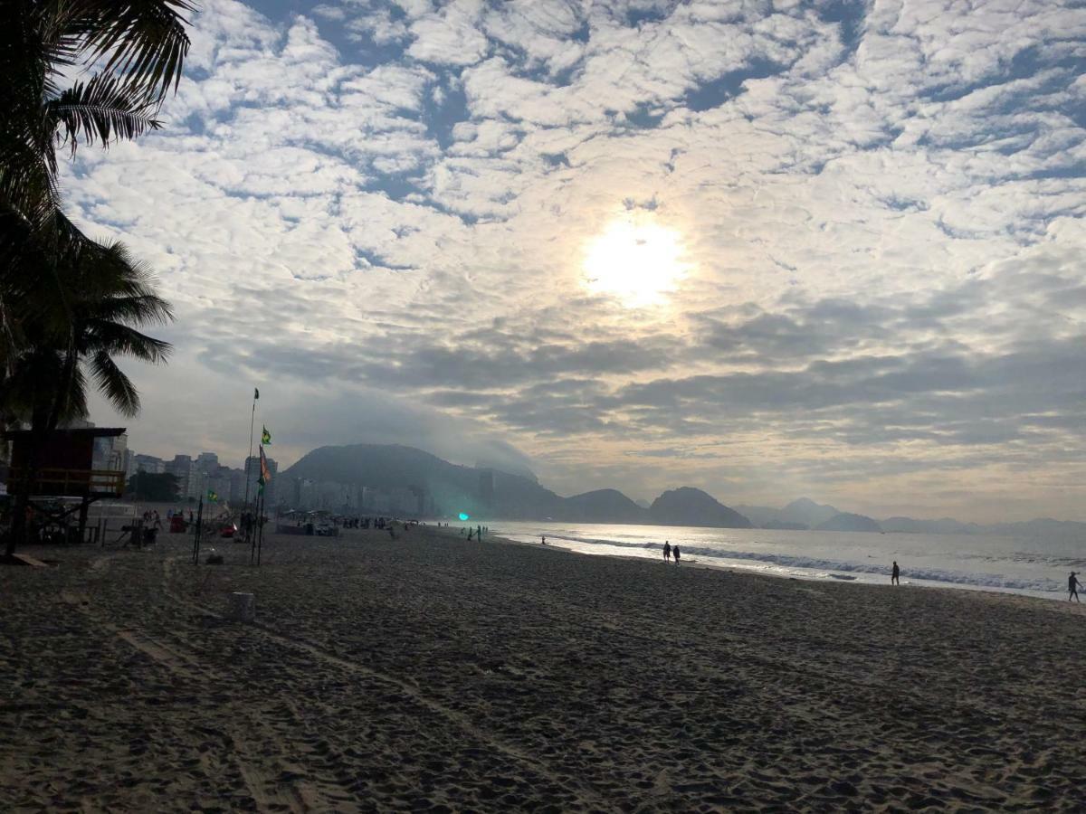Copa Beach Home - Copacabana Posto 4 Quadra Da Praia Ріо-де-Жанейро Екстер'єр фото